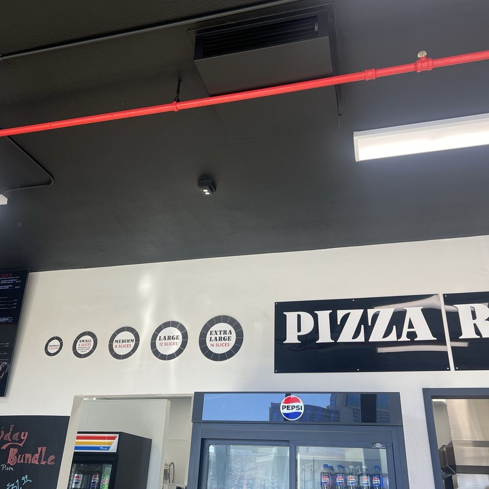 Round Table Pizza - Inside - Pizza Near Me - Reno, Nevada Round Table Pizza - Inside - Pizza Near Me - Reno, Nevada