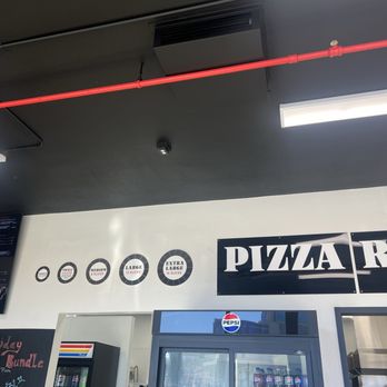 Round Table Pizza - Inside - Pizza Near Me - Reno, Nevada Round Table Pizza - Inside - Pizza Near Me - Reno, Nevada