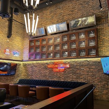 Bar Tulio's - Mexican Near Me - Miami, Florida