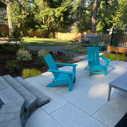 Verde Gardens - Shoreline woodland garden-two sitting areas, hot tub, new sod, and all new plantings created a restful place to relax and entertain