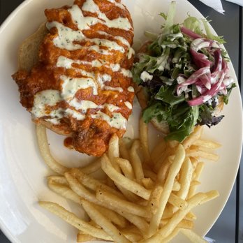 North High Brewing - Hand Breaded Buffalo Chicken Sandwich - Brewpubs Near Me - Dublin, Ohio