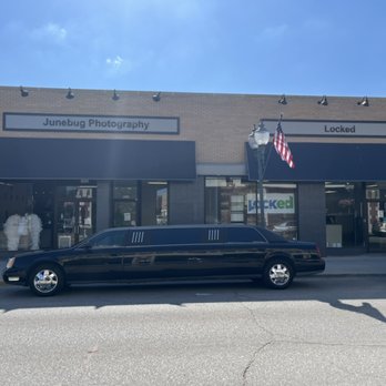Manhattan Limousine - Locked Manhattan - Limos Near Me