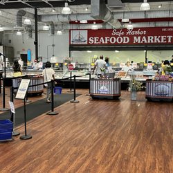 Safe Harbor Seafood Market - An overview of the interior of the Seafood Market