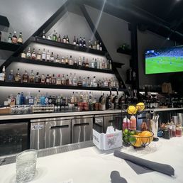 Inside/Bar