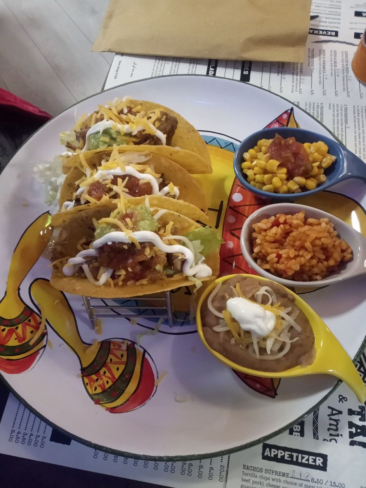 Tacos & Amigos