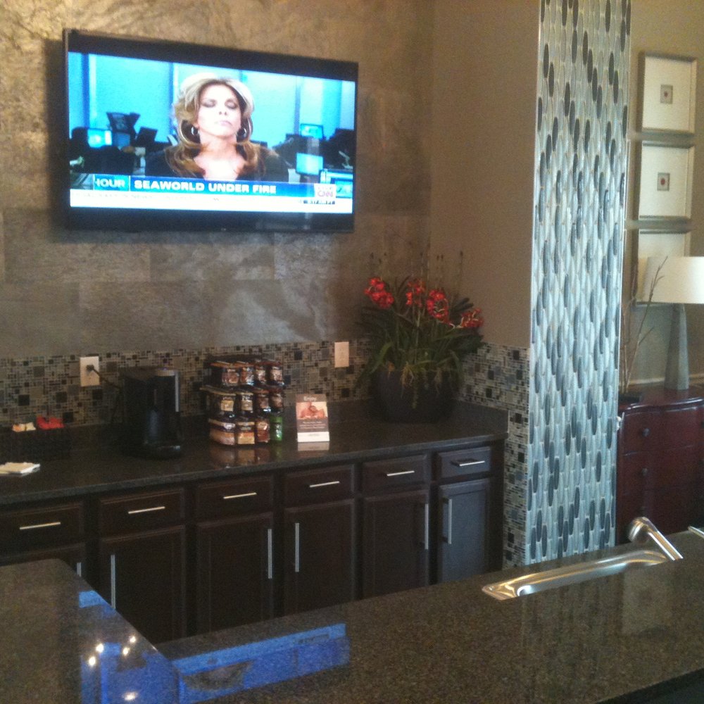 Gateway Crossing - Coffee bar TV area - Apartments Near Me - Augusta, Georgia Gateway Crossing - Coffee bar TV area - Apartments Near Me - Augusta, Georgia