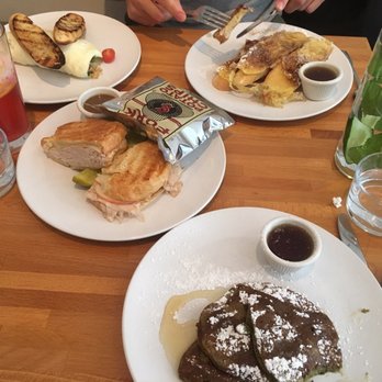 Bruce & Son - Banana matcha pancakes, French toast, turkey sandwich, omelet - American Near Me - Greenport, New York