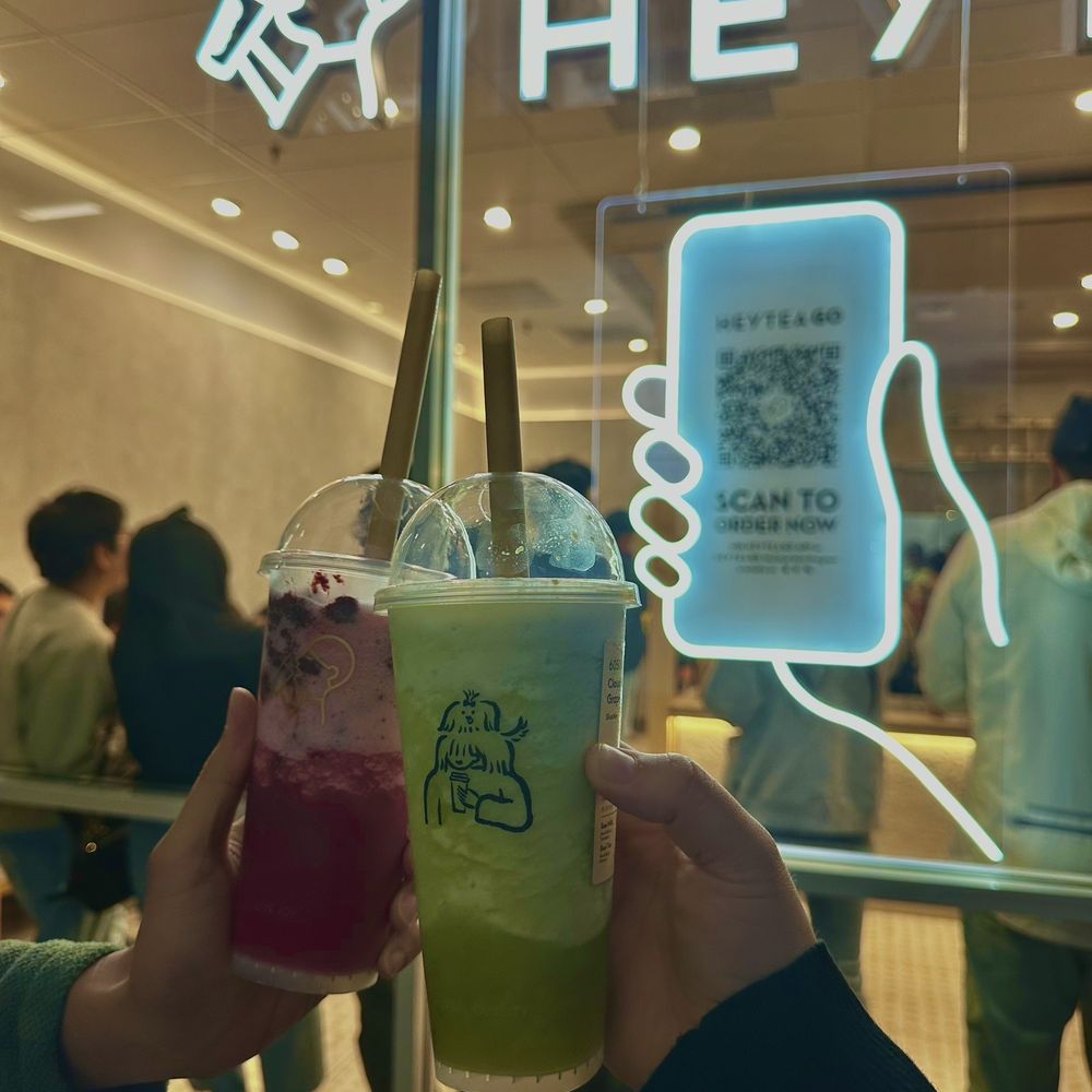 Heytea - Yumberry Boom (left) and Cloud Green Grape (right) - Bubble Tea Near Me - Milpitas, California Heytea - Yumberry Boom (left) and Cloud Green Grape (right) - Bubble Tea Near Me - Milpitas, California