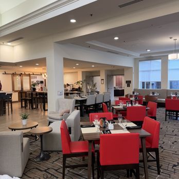 Hilton Garden Inn Fairfield - dining area - Hotels Near Me - Fairfield, California