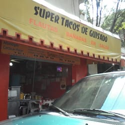 Súper Tacos de Guisado