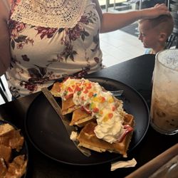 Rekt Brewing - Fruity Pebbles Brunch waffle