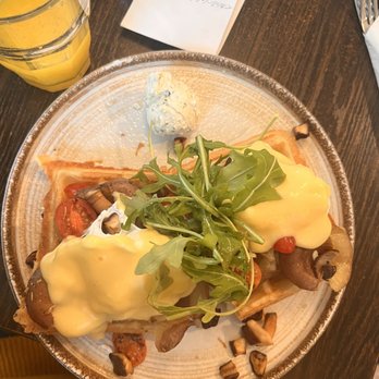 Le Petit Belge - Veggie Ben - Breakfast & Brunch Near Me - Vancouver, British Columbia
