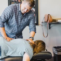 Health 4 Life Chiropractic - Dr. Muller adjusting a patient.