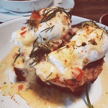 Caravelle - Eggs Benedict with cured pork slice - Breakfast & Brunch Near Me - Barcelona, B Caravelle - Eggs Benedict with cured pork slice - Breakfast & Brunch Near Me - Barcelona, B