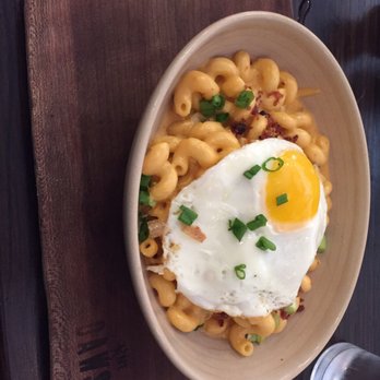 The Dawson - Mac and cheese with fried egg - American Near Me - Chicago, Illinois The Dawson - Mac and cheese with fried egg - American Near Me - Chicago, Illinois