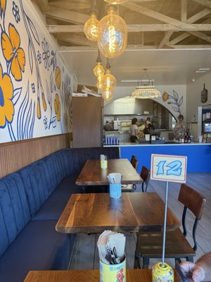 Wallflour Pizza by null