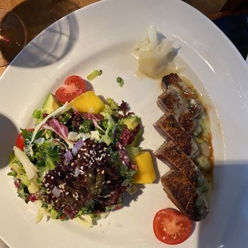 Hillstone Restaurant - Pan-Seared Ahi Tuna Salad - New American Near Me - Winter Park, Florida Hillstone Restaurant - Pan-Seared Ahi Tuna Salad - New American Near Me - Winter Park, Florida