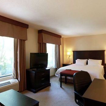 Hampton Inn & Suites by Hilton Laval - Guest room - Hotels Near Me - Laval, Quebec Hampton Inn & Suites by Hilton Laval - Guest room - Hotels Near Me - Laval, Quebec