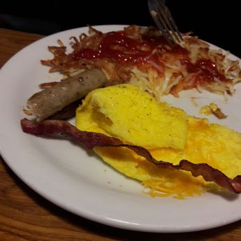 Denny's - Cold sausages... and shity bacon!! - American Near Me - Gilroy, California