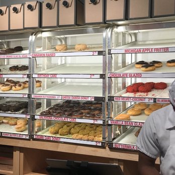 Do-Rite Donuts & Chicken - Donuts Near Me - Chicago, Illinois