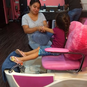 Polished Nail Bar - Chair-side manicure for the kiddo. - Nail Salons Near Me - Niles, Illinois