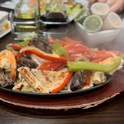 Las Margaritas - Platter shrimp steak peppers chicken