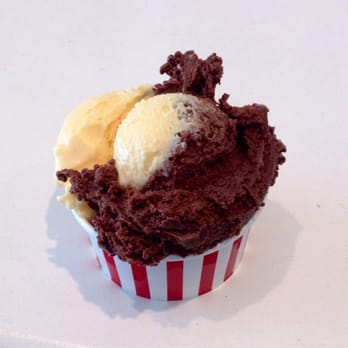 Santini Chiado - Small: €2.70 - Desserts Near Me - Lisbon, 11 Santini Chiado - Small: €2.70 - Desserts Near Me - Lisbon, 11