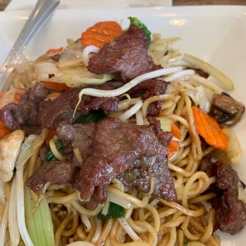 Thai Spoon 2 - Chow mein with beef - Thai Near Me - Loma Linda, California