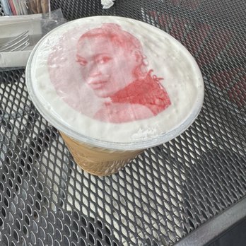 Red Maple - Celebralatte - Beyoncé - White Chocolate Raspberry - Cafes Near Me - Los Angeles, California Red Maple - Celebralatte - Beyoncé - White Chocolate Raspberry - Cafes Near Me - Los Angeles, California