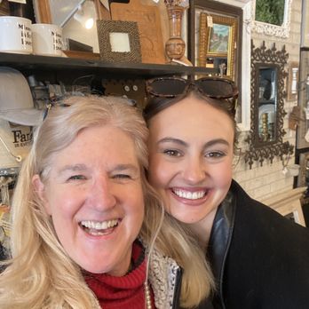 Centsibly Chic Vintage Thrift - My niece and I - Thrift Stores Near Me - West Saint Paul, Minnesota