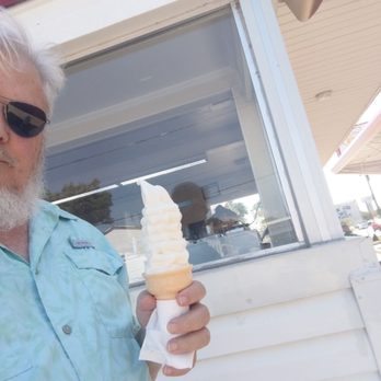 Baker's Drive In - I have been craving soft serve 3 months! Ive been meaning to stop here 40 years! Today is Win Win!!! Ice cream was $1!!!  $ 2 bill tip - Burgers Near Me - Mc Kinney, Texas