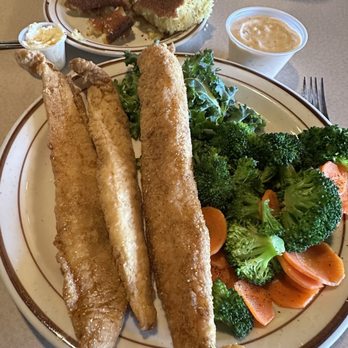Idaho Joes - Fried Catfish w/ veggies and cornbread. - Breakfast & Brunch Near Me - Twin Falls, Idaho Idaho Joes - Fried Catfish w/ veggies and cornbread. - Breakfast & Brunch Near Me - Twin Falls, Idaho