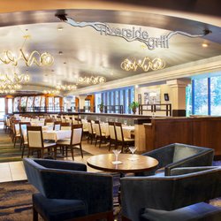 Riverside Grill - Riverside Grill seating