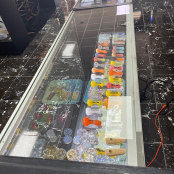 Releaf Smoke Shop - Cheap affordable hand-pipes - Tobacco Shops Near Me - Magnolia, Texas