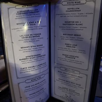 Chicago Magic Lounge - Menu - Magicians Near Me - Chicago, Illinois