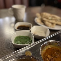 India Oven - This is the only Indian buffet I've visited that has sauce cups to use.