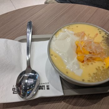 Honeymoon Dessert - Mango pomelo and sago sweet soup with bean curd - Desserts Near Me - Markham, Ontario