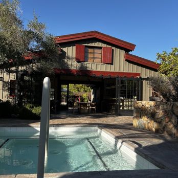 Sparrows Lodge - Hot tub and area where you can order food/drinks and hang out. - Hotels Near Me - Palm Springs, California Sparrows Lodge - Hot tub and area where you can order food/drinks and hang out. - Hotels Near Me - Palm Springs, California