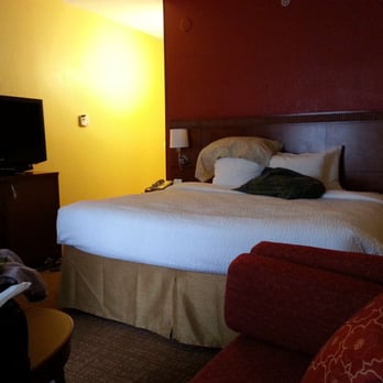 Courtyard by Marriott Fort Myers Cape Coral - From fold out couch to bedroom and tv computer dresk to left - Hotels Near Me - Fort Myers, Florida Courtyard by Marriott Fort Myers Cape Coral - From fold out couch to bedroom and tv computer dresk to left - Hotels Near Me - Fort Myers, Florida