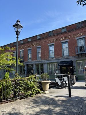 River Street Inn by null