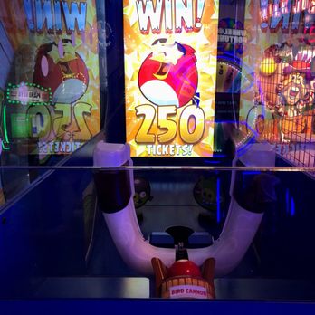 Chuck E. Cheese - Won the jackpot for the Angry Birds game. - Pizza Near Me - San Jose, California Chuck E. Cheese - Won the jackpot for the Angry Birds game. - Pizza Near Me - San Jose, California