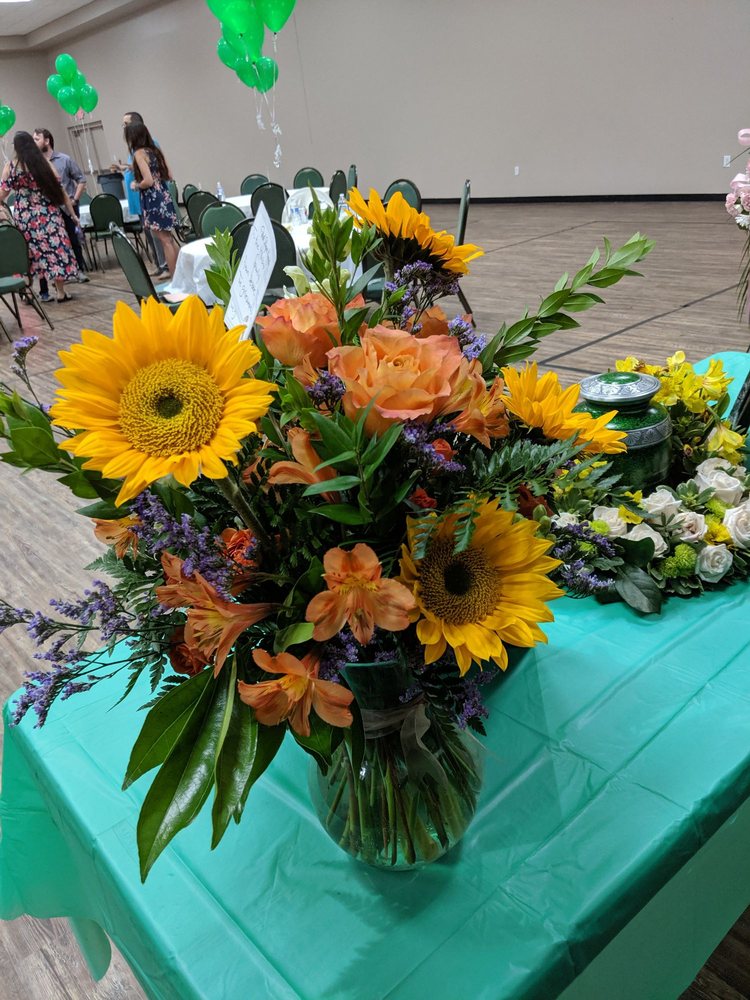 IRIS AND IVY 11 Photos & 12 Reviews Florists 1126 Florida Ave