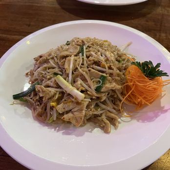Lum Thai - Pad Thai - Thai Near Me - Gaithersburg, Maryland