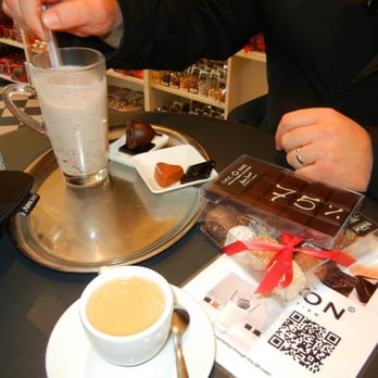 Dumon Chocolatier - Chocolate bar, Illy espresso & homemade hot chocolate served with truffles! - Chocolatiers & Shops Near Me - Bruges, VWV Dumon Chocolatier - Chocolate bar, Illy espresso & homemade hot chocolate served with truffles! - Chocolatiers & Shops Near Me - Bruges, VWV