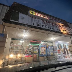 Tienda Mexicana El Mercadito - Outside