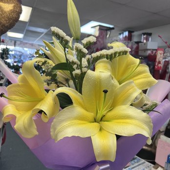 Monterey Park Florist - Lily Bouquet - Florists Near Me - Monterey Park, California Monterey Park Florist - Lily Bouquet - Florists Near Me - Monterey Park, California