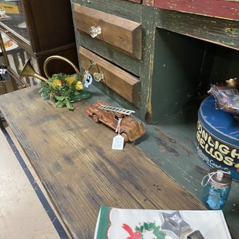 Conroe Woodlands Antique Mall - Antiques Near Me - Conroe, Texas Conroe Woodlands Antique Mall - Antiques Near Me - Conroe, Texas