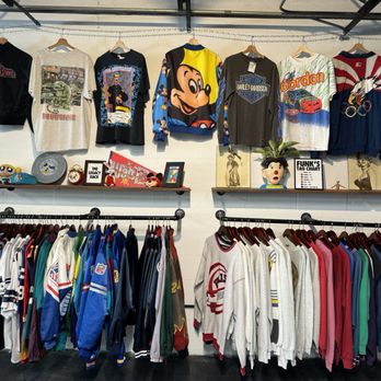 Funks Vintage - Great assortment!! - Used, Vintage & Consignment Near Me - Orlando, Florida Funks Vintage - Great assortment!! - Used, Vintage & Consignment Near Me - Orlando, Florida