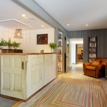 Mad River Barn - reception area and living room - New American Near Me - Waitsfield, Vermont