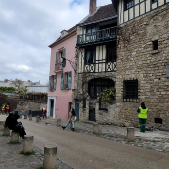 Montmartre - Local Flavor Near Me